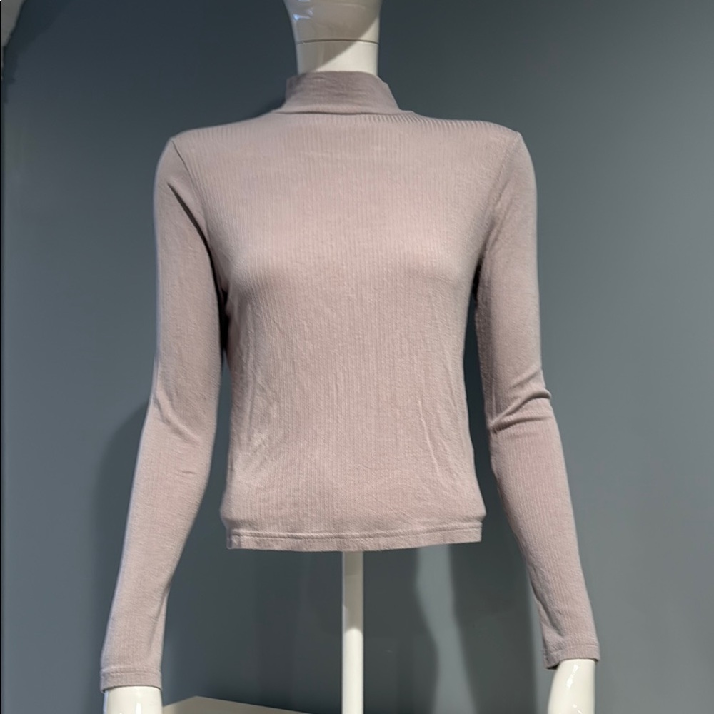 Charlotte Russe Fitted Long Sleeve Tee